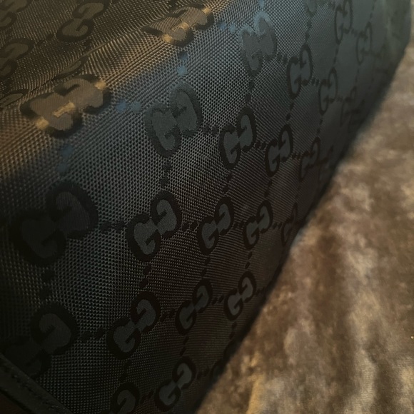 AUTHENTIC GUCCI Off the Grid Tote - Picture 11 of 14